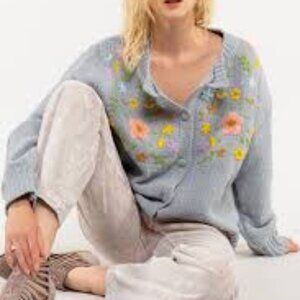 New POL Floral Embroidered Sweater Cardigan S